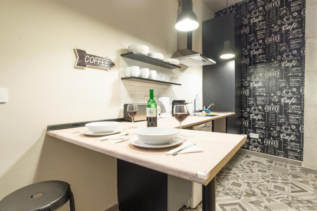 Historical Center Ollerias Apartment Малага Екстериор снимка